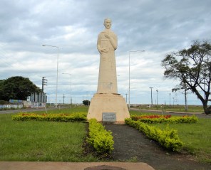 파라과이의 성 로코 곤살레스_photo by Horacio Cambeiro_in Avenida Miter of Posadas in Misiones_Argentina.JPG